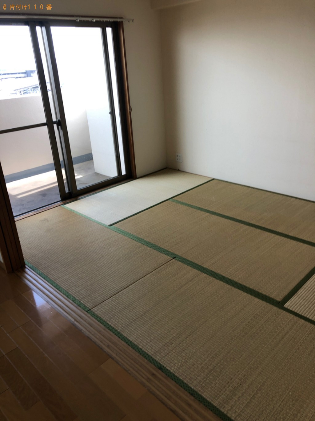 カーペット、ウレタンマットレス、三人掛けソファー、布団等の回収