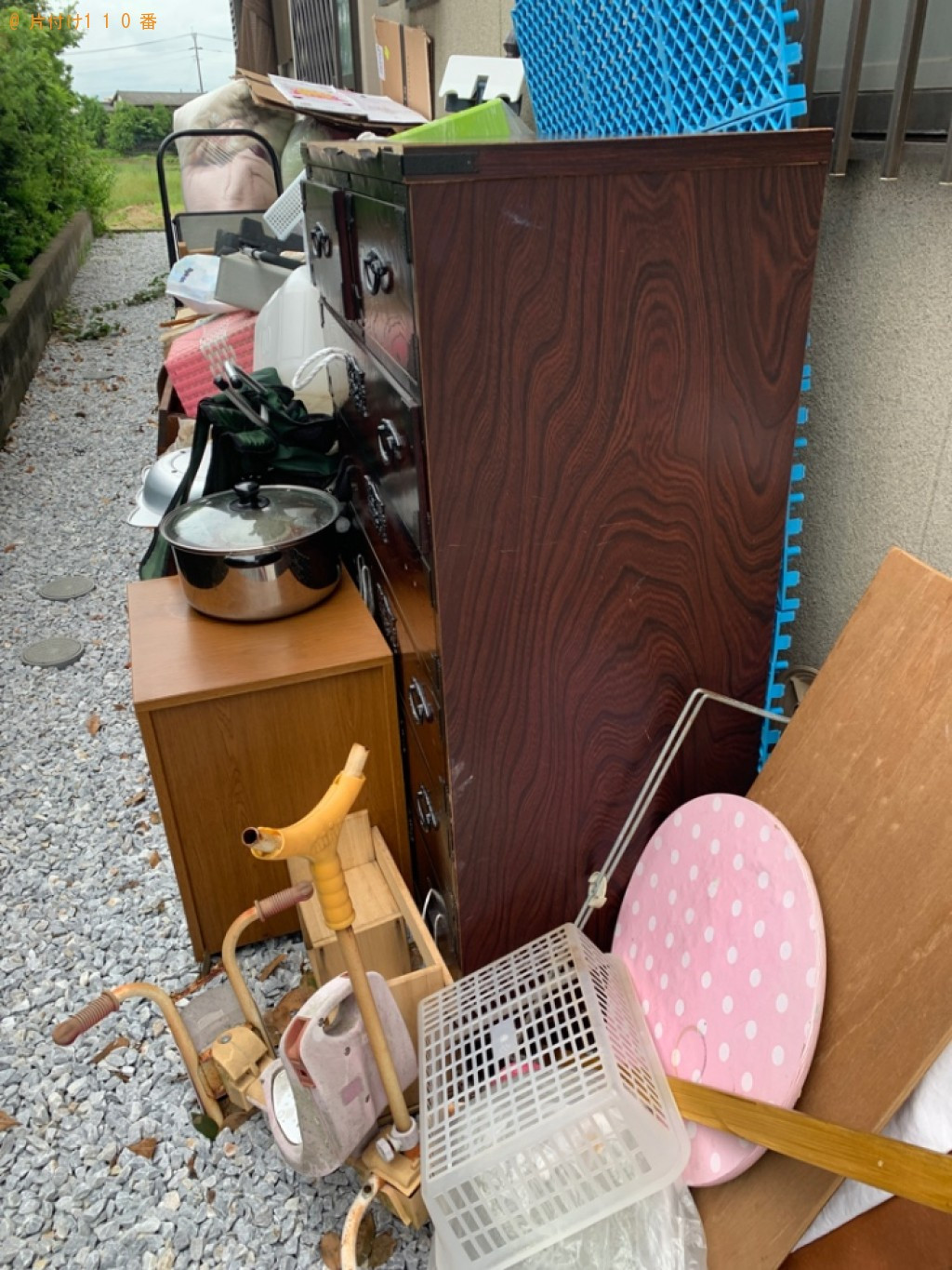 マッサージチェア、タンス、椅子、調理器具、布団、三輪車等の回収