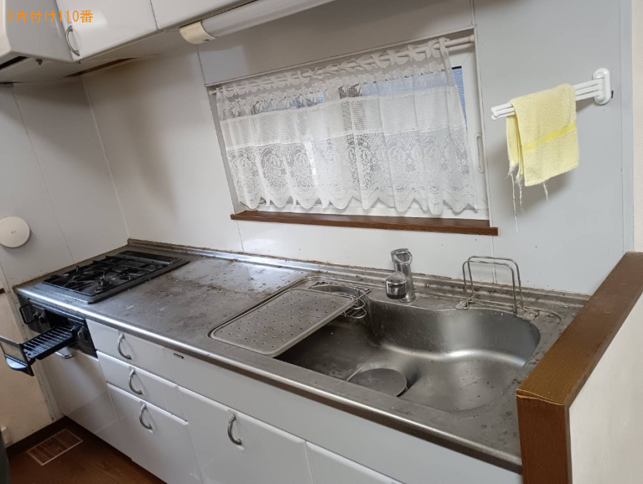 婚礼ダンス、洗濯機、ソファー、椅子等の回収とキッチンクリーニング